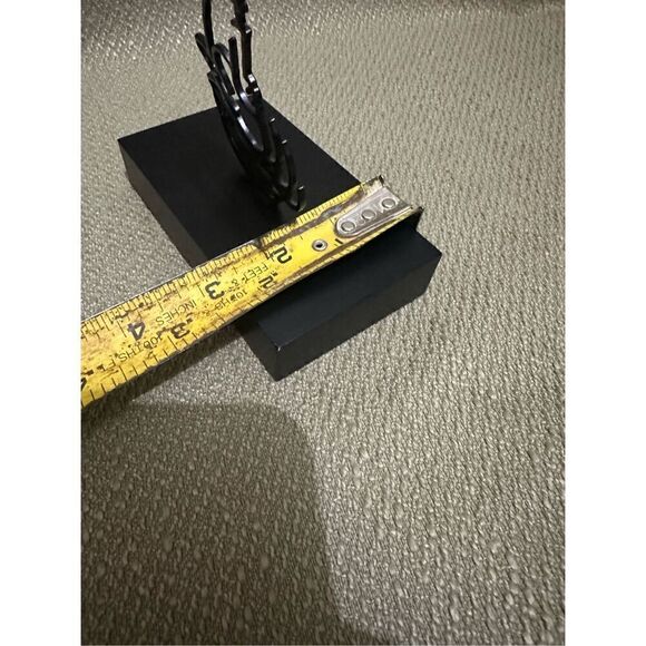 Snoopy Happy Go Lucky Peanuts Hallmark Metal Line Art Collectible Figure 5.5” - Picture 9 of 10